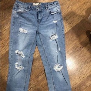 Low rise boyfriend jeans